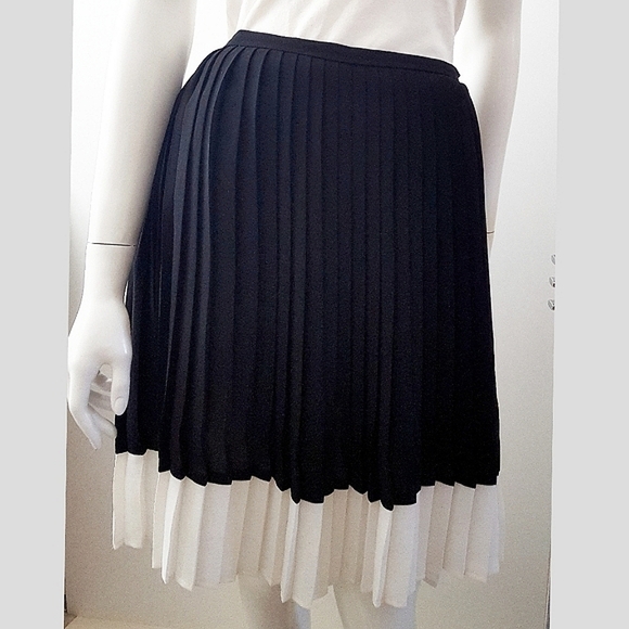 Laura🎀BW Pleated Chiffon Midi Skirt - Picture 4 of 9